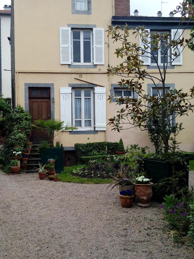 Bed & Breakfast Propriete Charbaymond *